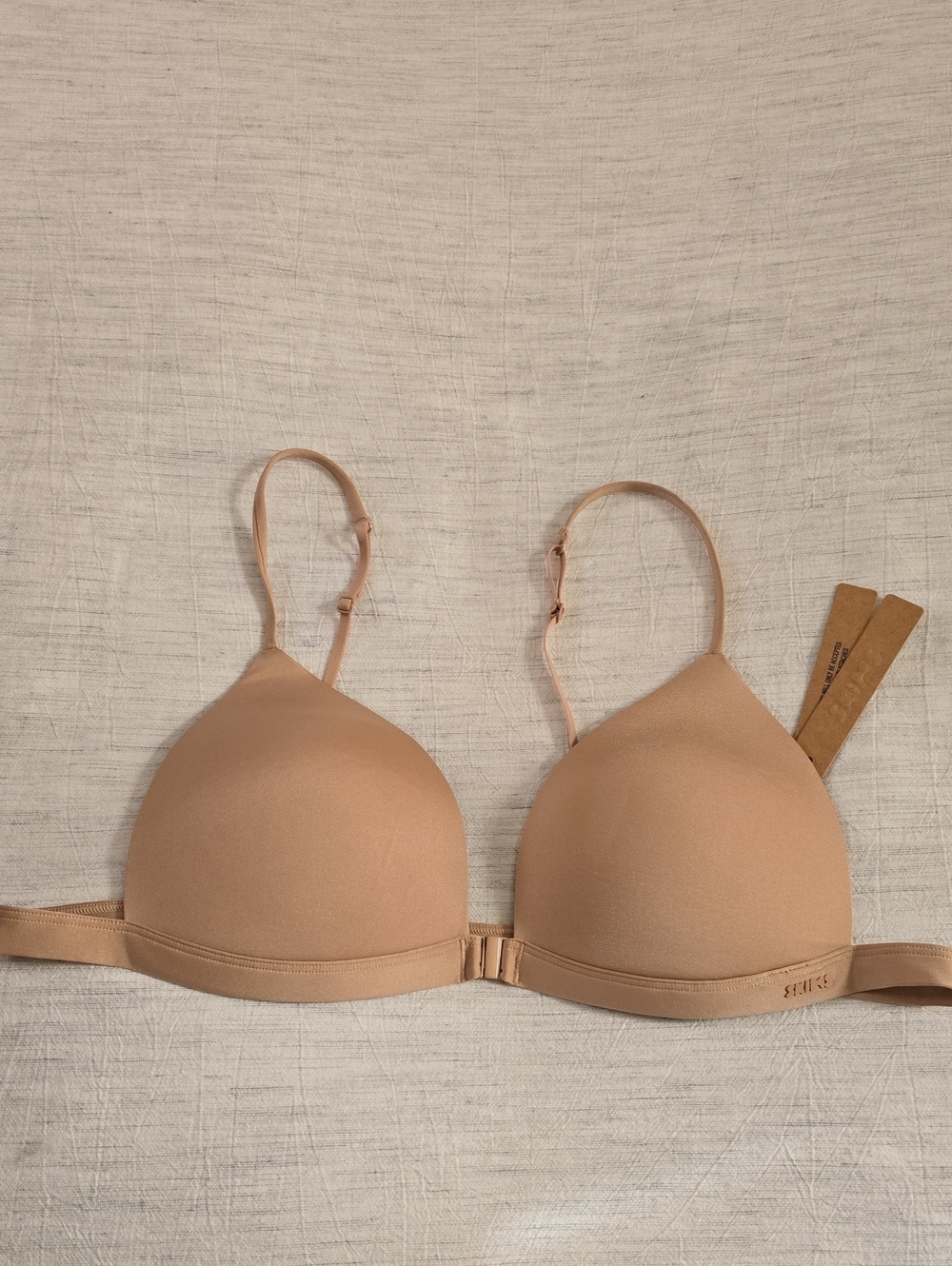 SKIMS Wireless Form Triangle Front Close Super Push Up BraSize:40B Clay